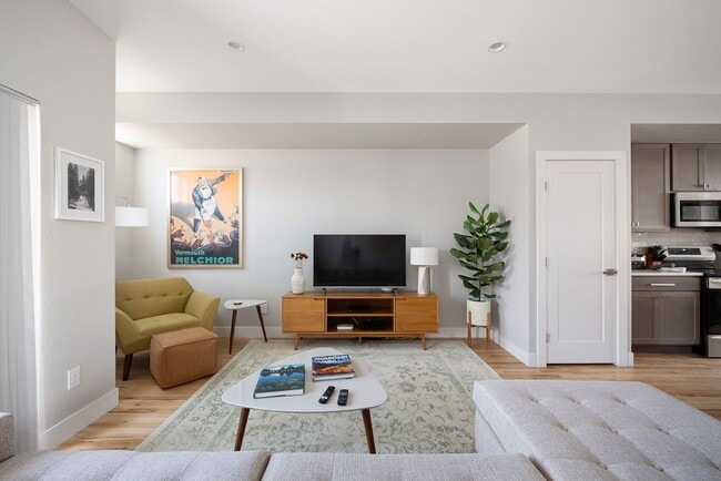 Building Photo - Fully Furnished 3 Bedroom 3 1/2 Bath in Wheat Ridge