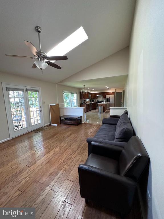Foto del edificio - 893 Broad Oaks Dr