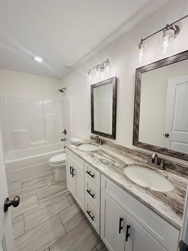 Building Photo - Stunning New Construction in Hunts Landing