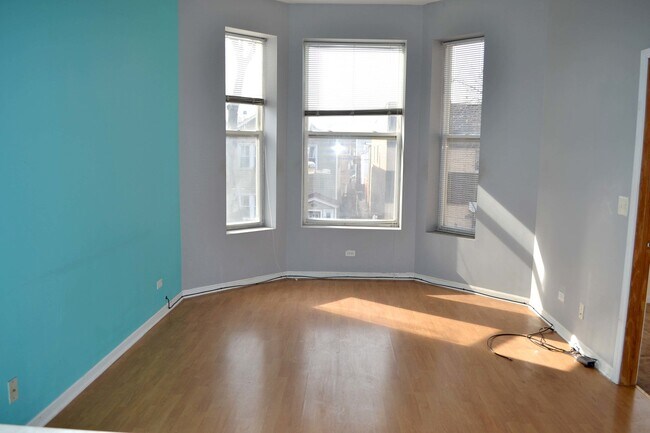 Building Photo - 3443 S Union Ave