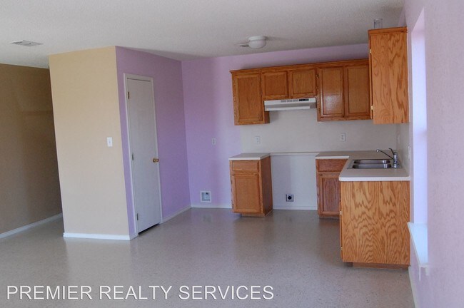 Foto del edificio - 3 br, 2 bath House - 2008 1ST STREET