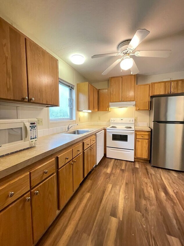 Primary Photo - 2 Bed/1 Bath off Nordale Rd