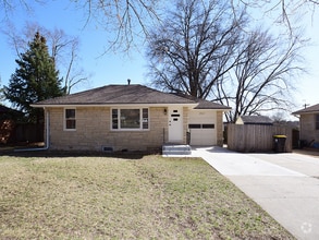 Building Photo - 2567 Kessler Blvd