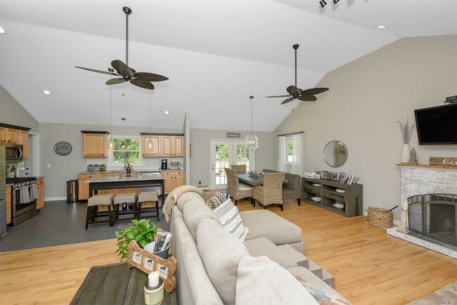 Foto del edificio - 711 Middle Rd