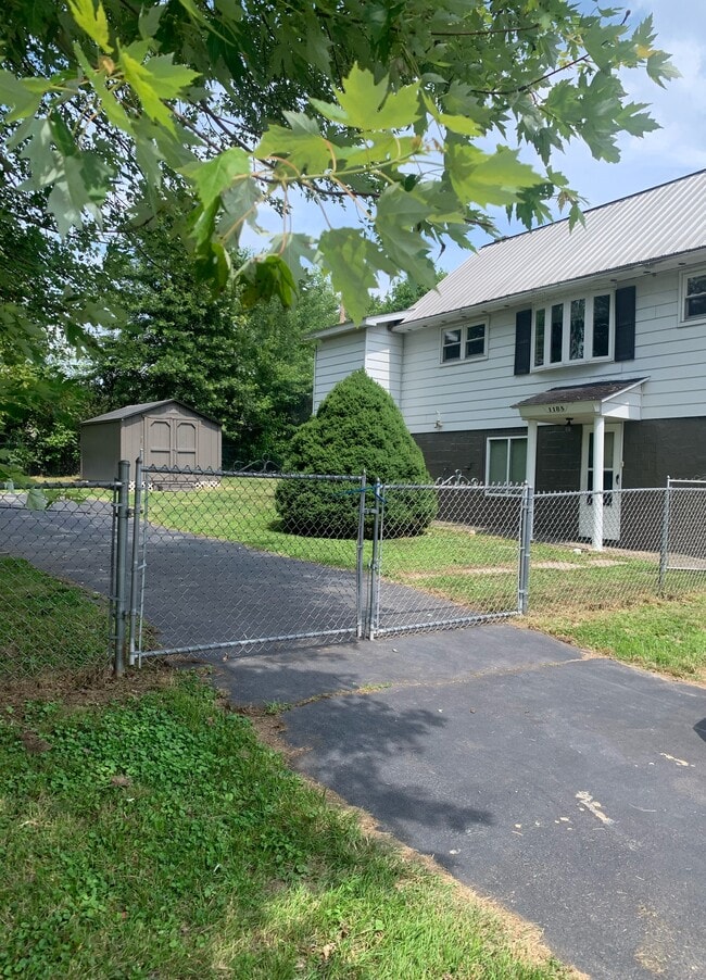 Building Photo - 1185 Crucible Rd