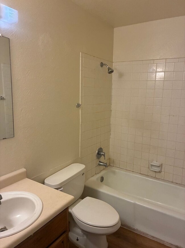 Building Photo - 538 Ortiz Dr SE
