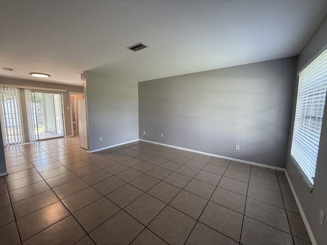 Foto del edificio - 474 Briarwood Rd