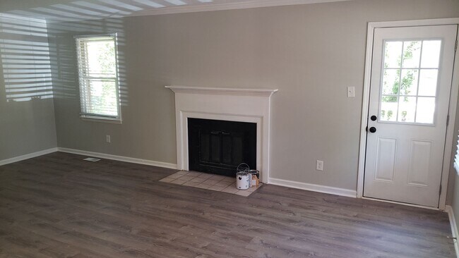 Foto del edificio - Updated 2br 1.5ba Condo Style home in grea...
