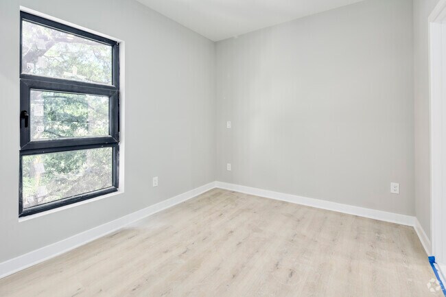 2BR, 2BA - 850SF - Bedroom - 313 Kennedy St NW