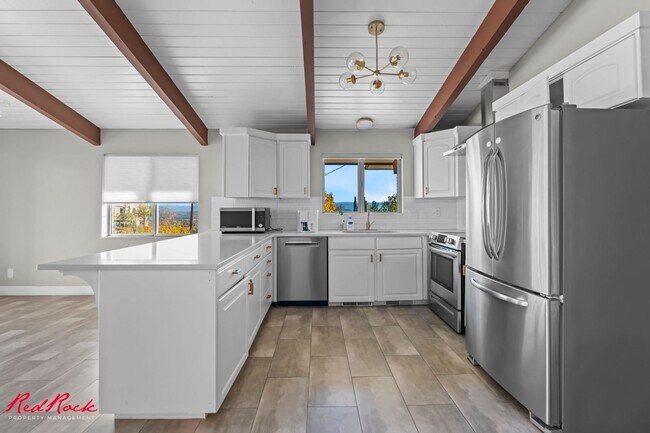 Building Photo - Updated 4 Bedroom Home in the Heart of St. George!