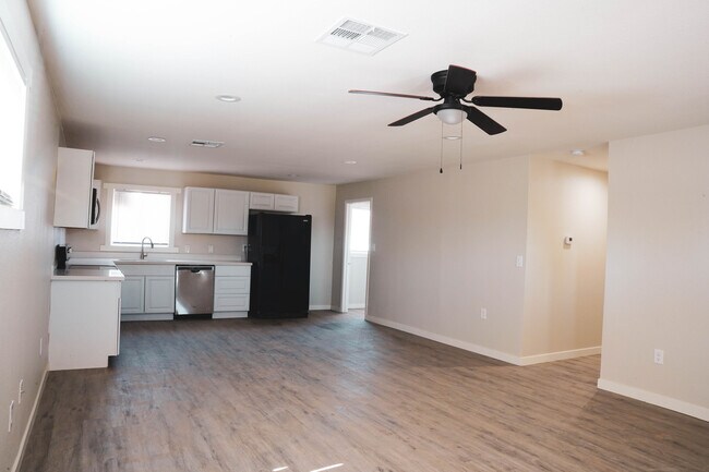 Foto del edificio - 618 W 13th St