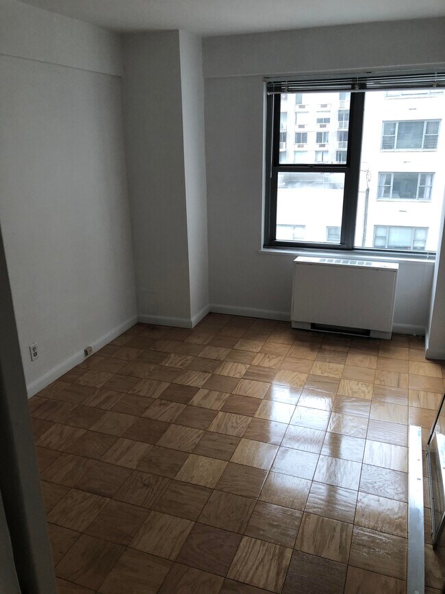Building Photo - 245 E 63rd St