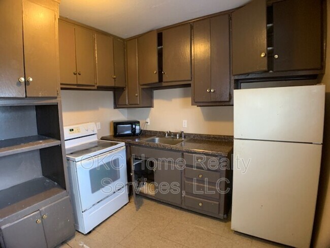 Building Photo - 1207 N Ross Ave