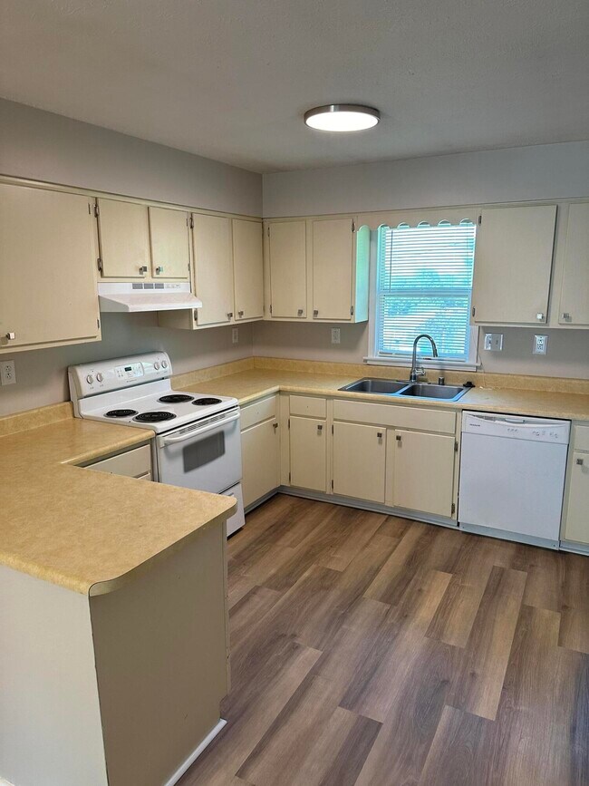 Foto del edificio - 788 Ridgeview Dr