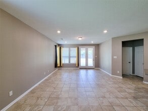 Building Photo - 14202 Persimmon Woods Dr