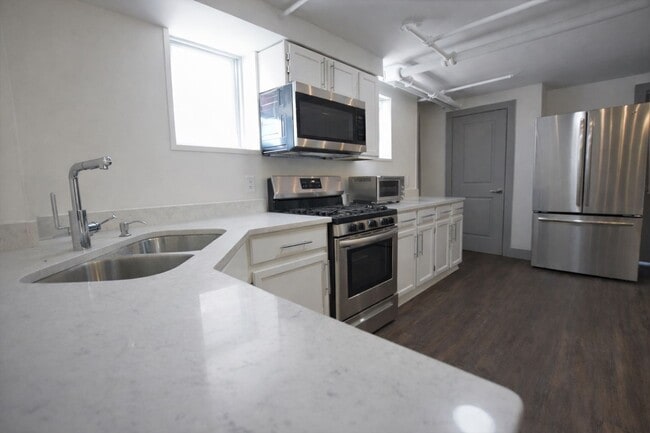 Building Photo - 306 Bryant Ave