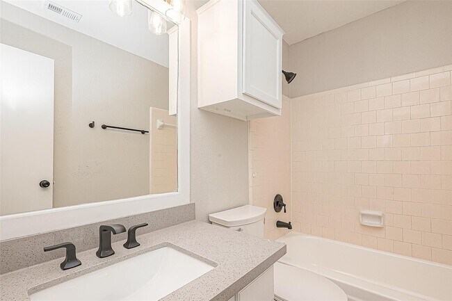 Foto del edificio - 9247 Autumnsong Dr