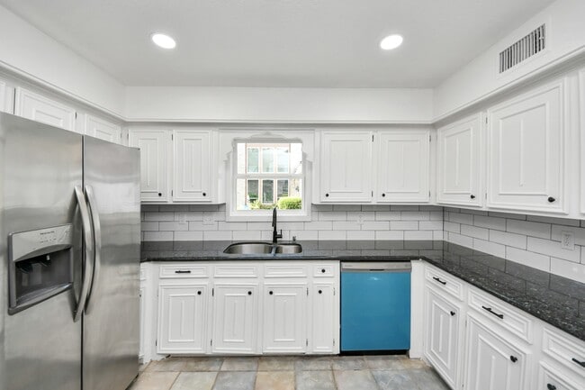 Foto del edificio - 616 S Rivershire Dr