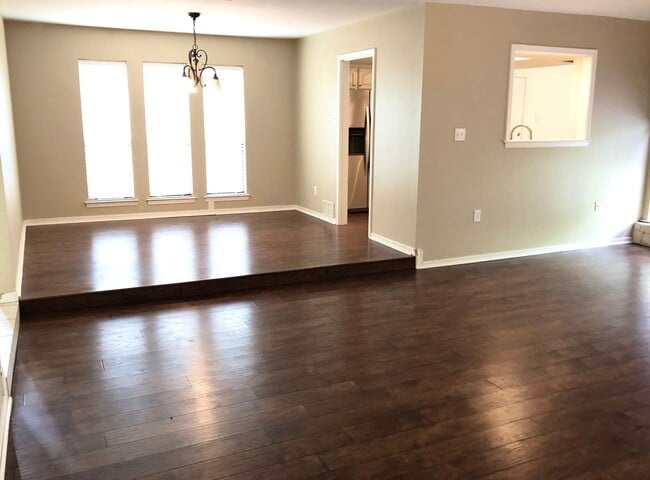 Building Photo - 210 Copperleaf