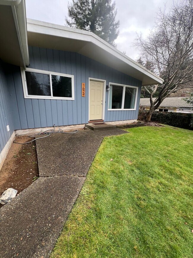 Foto del edificio - Updated 3 Bedroom & 1 Bath located on dead end street!