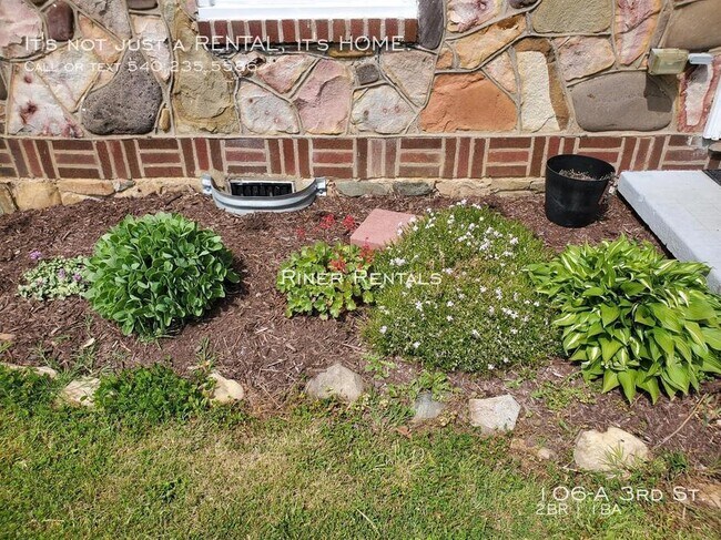 Photo - 106 3rd St House