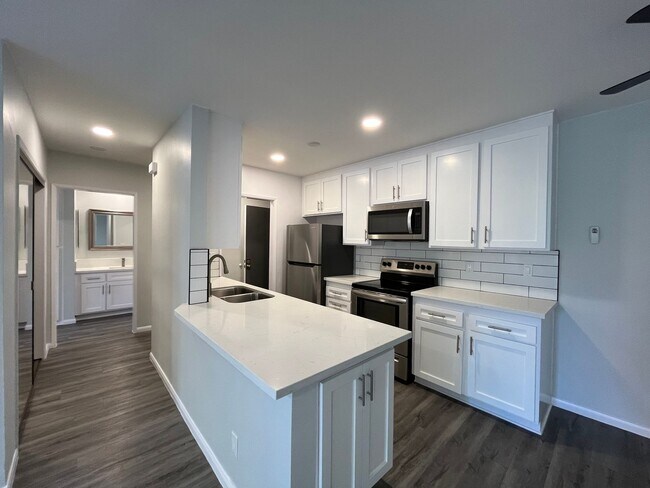 Foto del interior - 1635 N Martel Ave