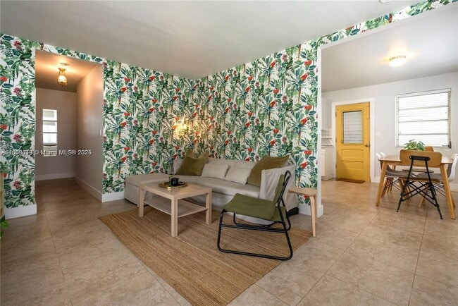 Building Photo - 320 NE 55th Terrace