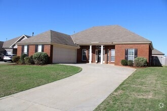 Building Photo - 1036 Thistle Rd