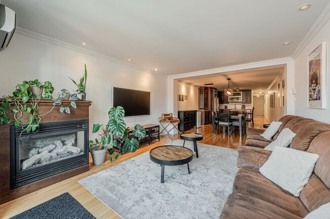 Building Photo - 2244 Rue Harmony