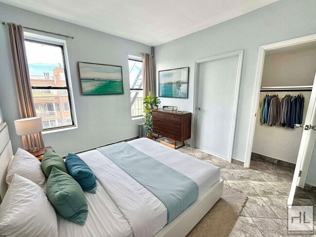 Building Photo - BAY 22 STREET