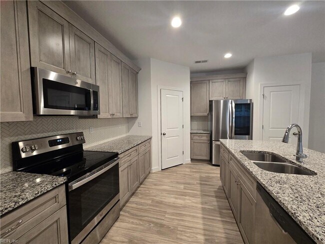 Building Photo - 2502 Fieldsway Dr