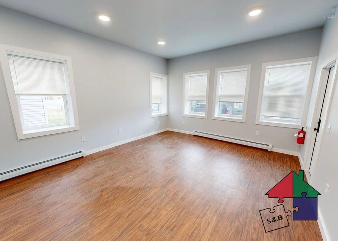 Photo - 33 Granite St