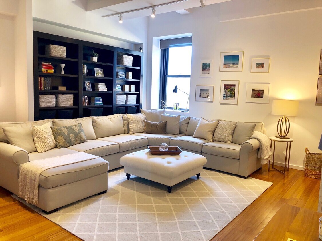 Living area - 365 Bridge St