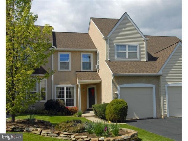 Building Photo - 318 Country Club Dr