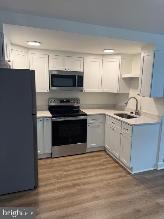 Building Photo - 380 Broadview Ave