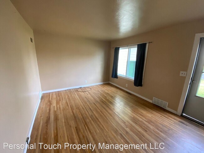 Building Photo - 4 br, 2 bath House - 1641 12th St N