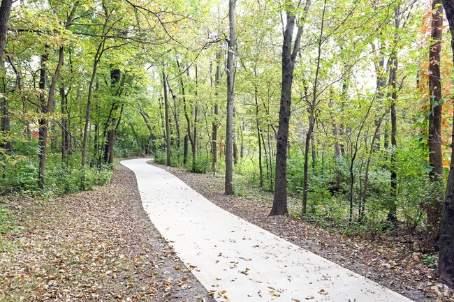 Walking/ Biking Trail - St. Andrews Apartments