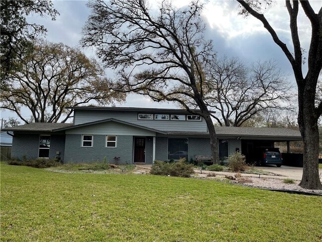 Building Photo - 2117 Barton Hills Dr
