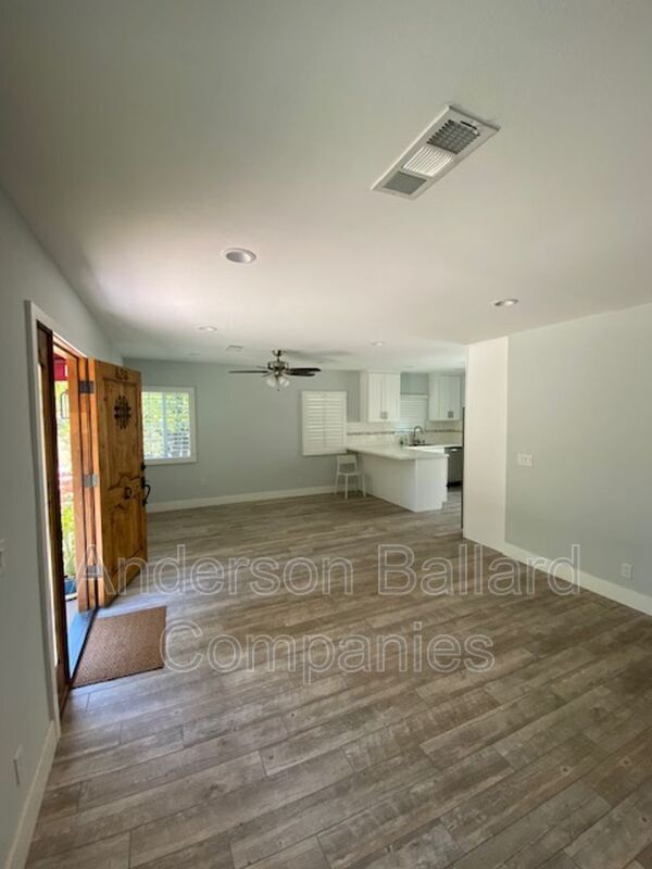 Foto del edificio - 616-620 N Madison Ave