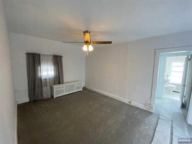 Building Photo - 450 Glenwood Ave