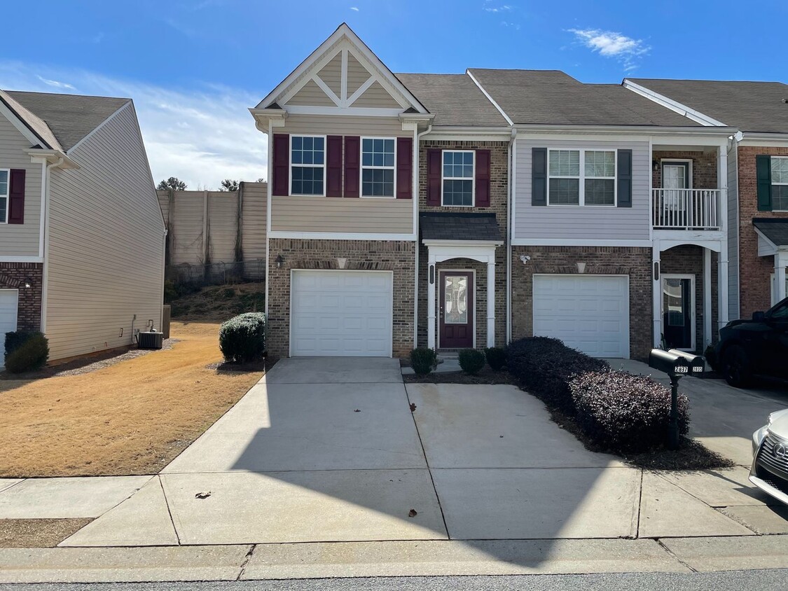 Primary Photo - Decatur 3 Bed 2.5 Bath Townhouse in Gated ...