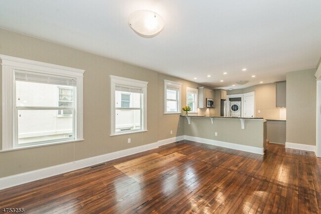 Building Photo - 34 N Willow St