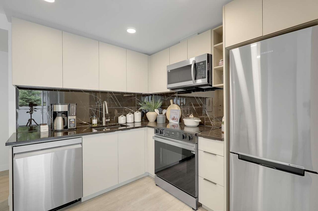 Building Photo - Nolo