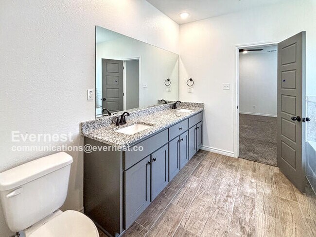 Foto del edificio - 2119 Hornbeam St