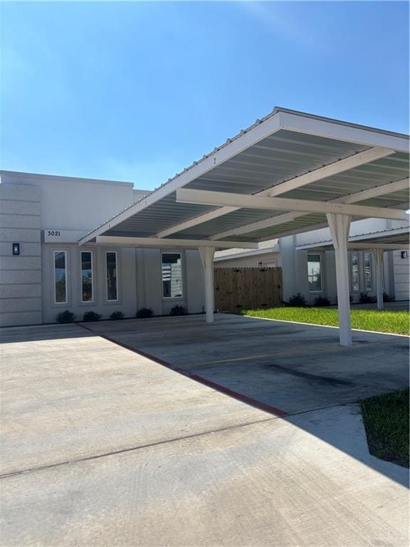 Foto del edificio - 16 Briggs Rd