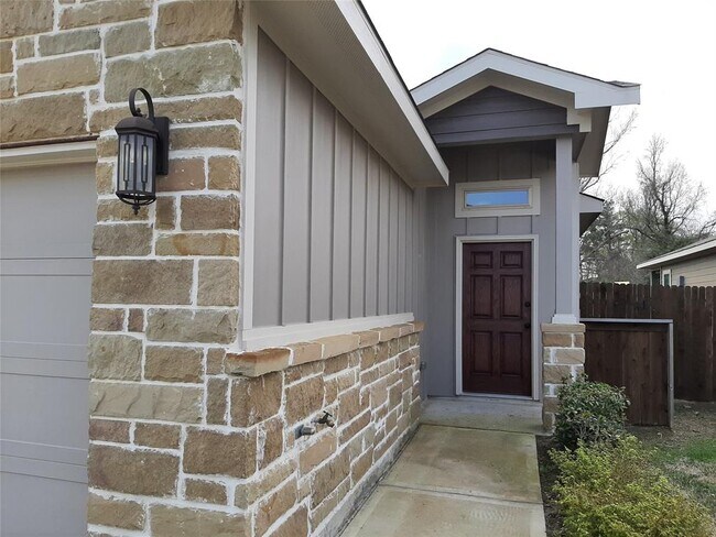 Foto del edificio - 9745 Grosbeak Ln