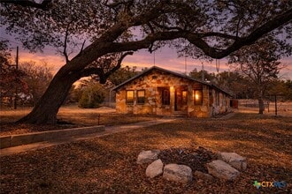 Building Photo - 14942 Cedar Valley Rd