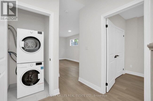 Building Photo - 19 Lambton Ave