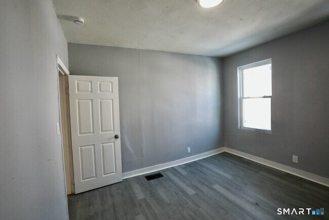 Foto del edificio - 156 Poplar St