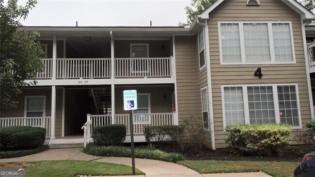 Foto del edificio - 407 Berkeley Woods Dr
